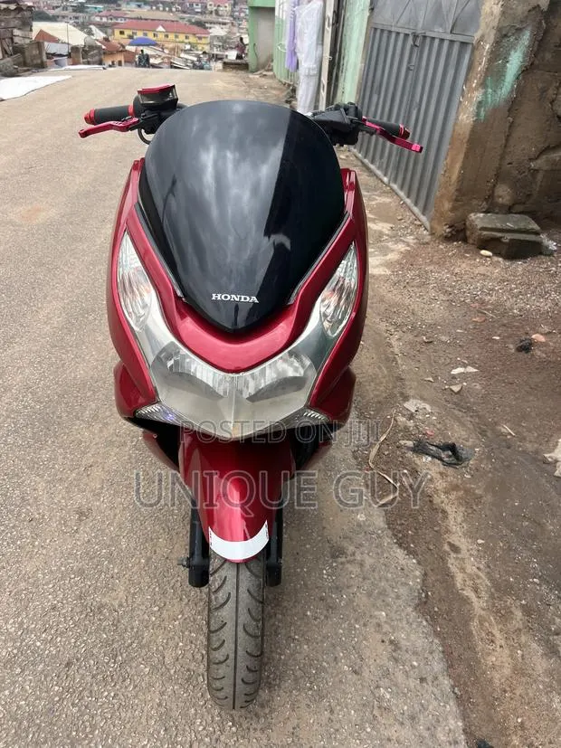 Honda 2024 Red · Photo 1