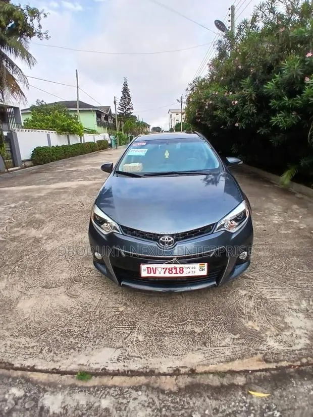 Toyota Corolla S 4dr Sedan (1.8L 4cyl CVT) 2016 Gray · Photo 1