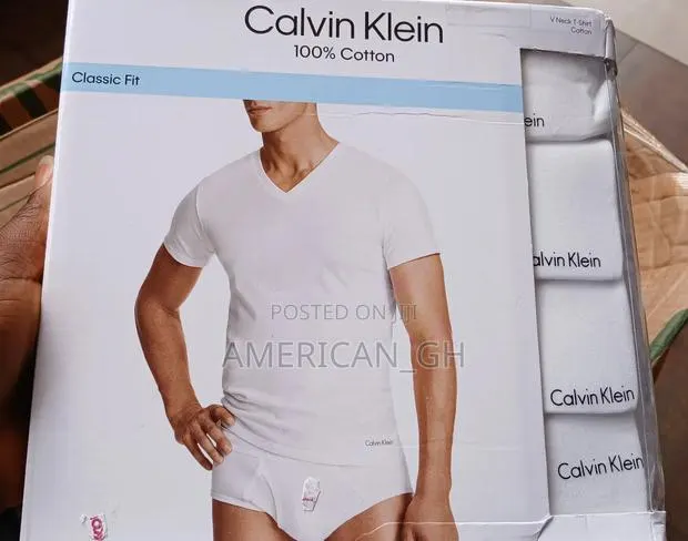 Calvin Klein 100% Cotton v Neck, 4 Pack · Photo 1