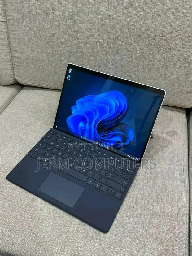 New Laptop Microsoft Surface Pro 8 16GB Intel Core i5 SSD 512GB · Photo 1