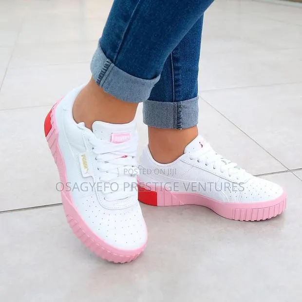 Quality Ladies Puma Carina Lift Sneakers. · Photo 1