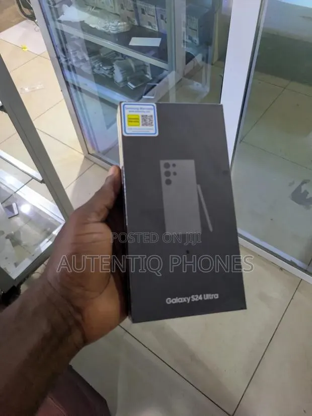 New Samsung Galaxy S24 Ultra 256 GB Gray · Photo 1