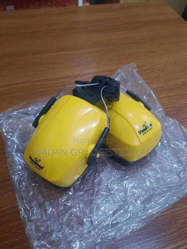 Mounted Ear Muff · Photo 1