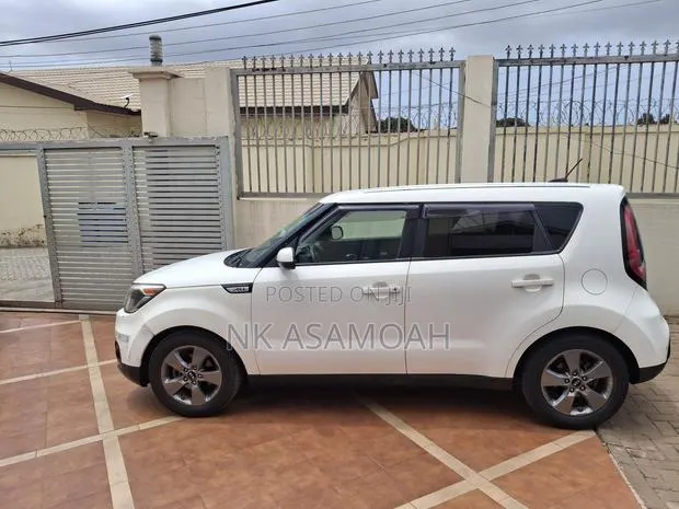 Kia Soul 2018 White · Photo 1