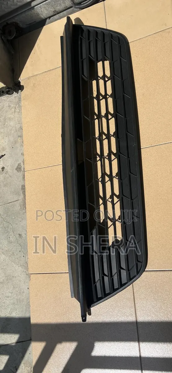 Honda Civic Down Grill 2022 2023 2024 2025 · Photo 1