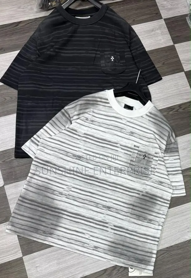 Casual T-Shirt · Photo 1