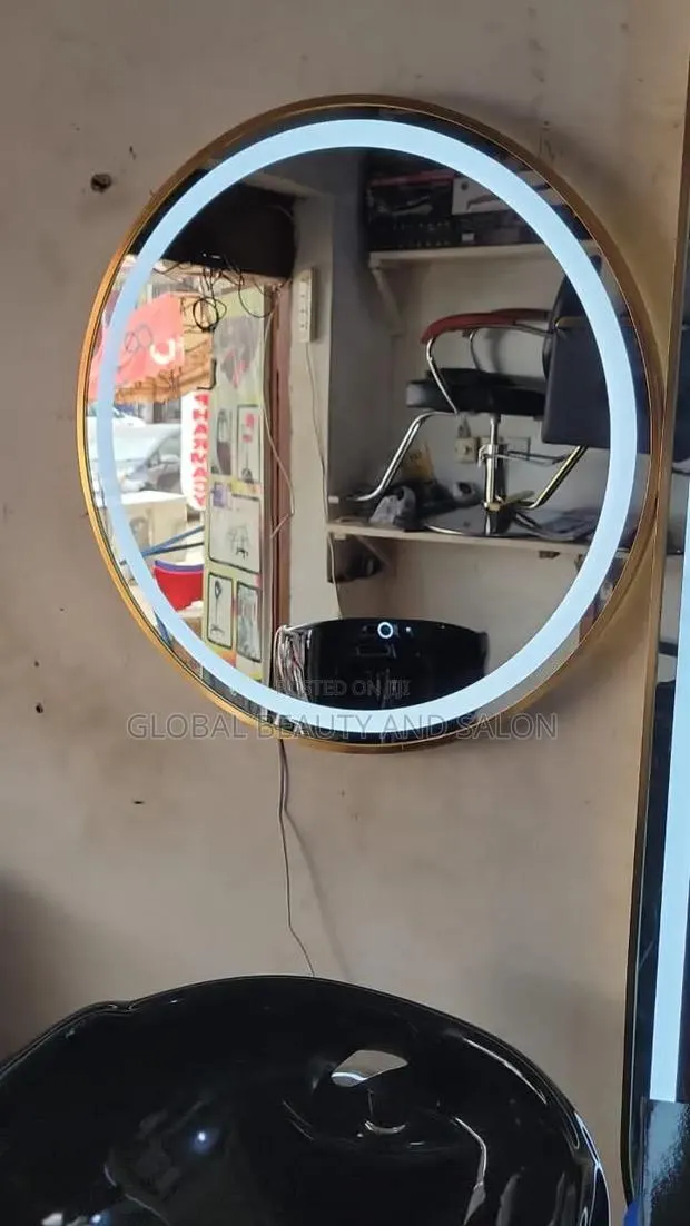 Salon Barbering and Make Up Mirror · Photo 1