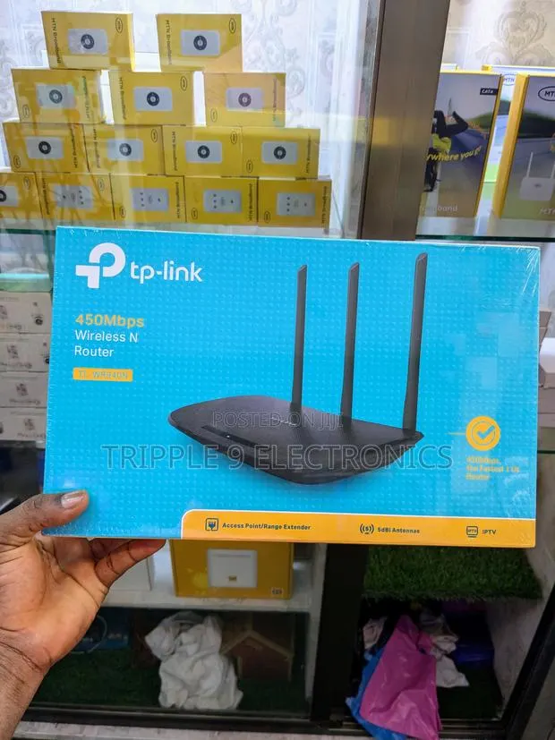 TP-Link Universal Wifi Extender / Acces Point · Photo 1