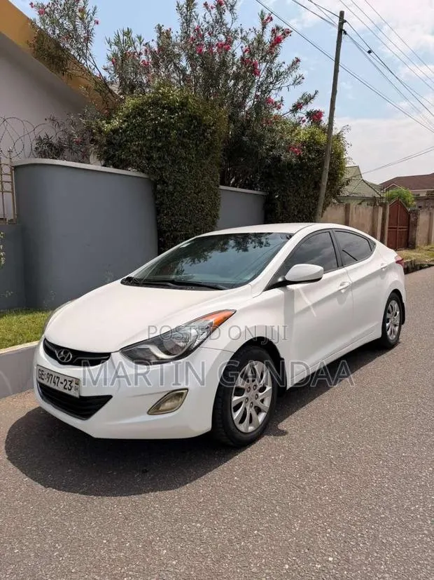Hyundai Elantra GLS Sedan FWD (1.8L 4cyl 6A) 2013 White · Photo 1