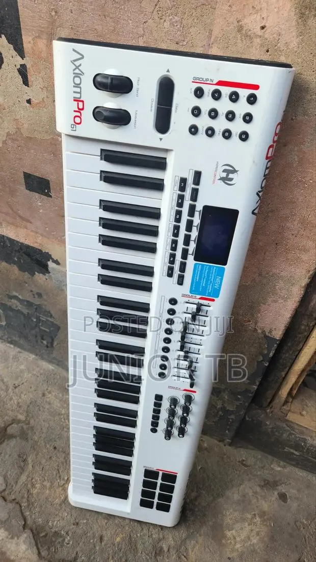 Axiom Pro 61 · Photo 1