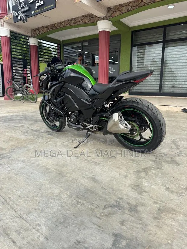 Kawasaki Ninja 400 2025 Green · Photo 1