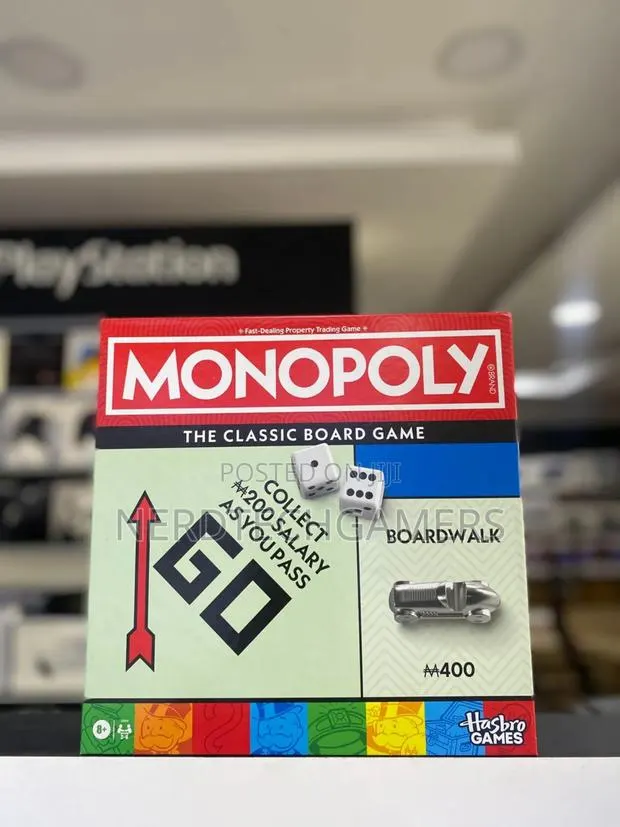 Monopoly the Classic Game Board · Photo 1