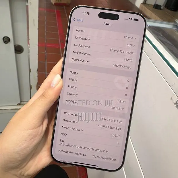 Apple iPhone 16 Pro Max 512 GB Gold · Photo 1