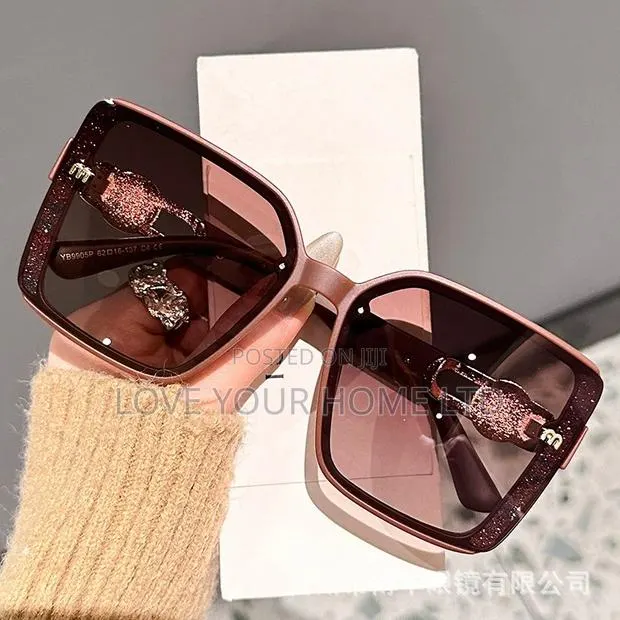 Women's Luxury Oversized Square UV400 Sunglasses – Brown · Photo 1
