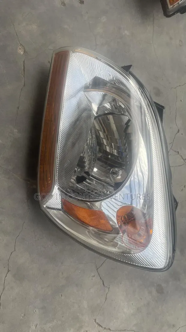 Kia Sportage 2008 Headlight · Photo 1