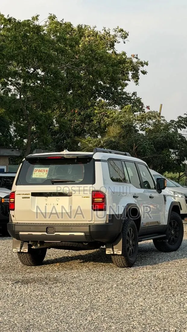 New Toyota Land Cruiser Prado 2025 White · Photo 1