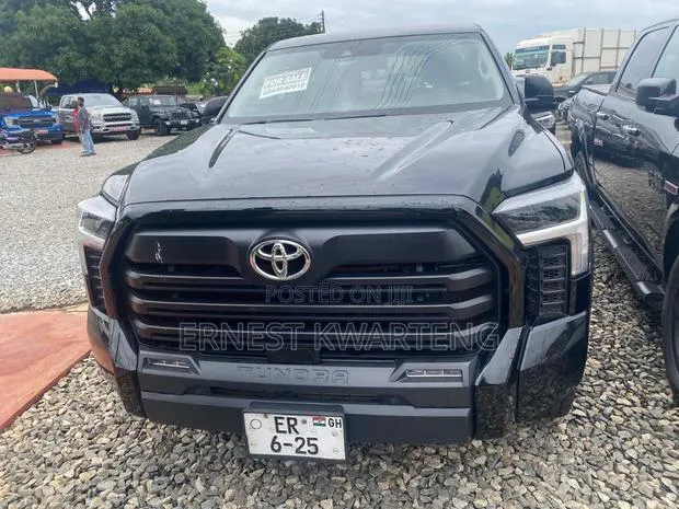 Toyota Tundra 2023 Black · Photo 1