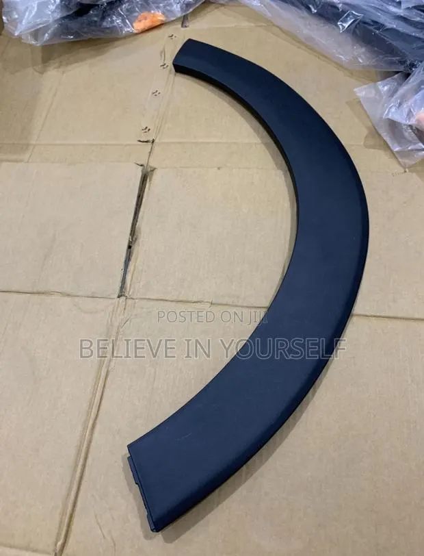 Hyundai Tucson 2016 2017 2018 2019 2020 2021 Front Fender Moulding · Photo 1