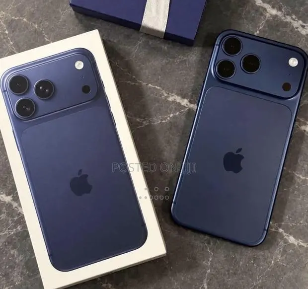 Apple iPhone 17 Pro Max 256 GB Blue · Photo 1