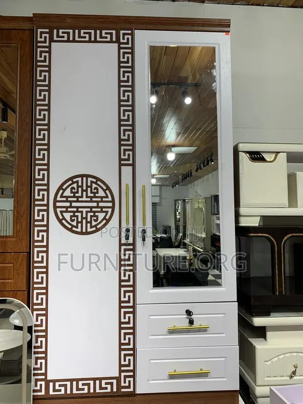 2n1 Wardrobe With Mirror · Photo 1