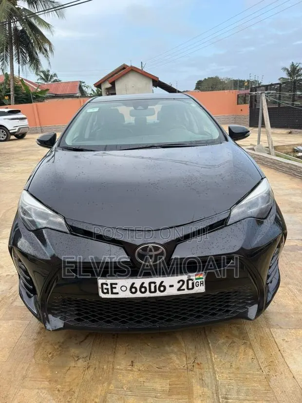 Toyota Corolla XSE (1.8L 4cyl 2A) 2018 Black · Photo 1