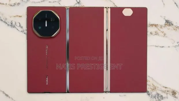 New Huawei Mate XT Ultimate Design 1 TB Orange · Photo 1