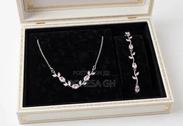 Ladies Necklace and Bracelet Set – Elegant Jewellery Set for Women · Photo 1