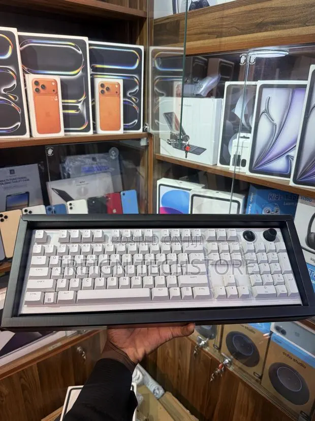 Alienware Gaming Keyboard (AW920K) · Photo 1
