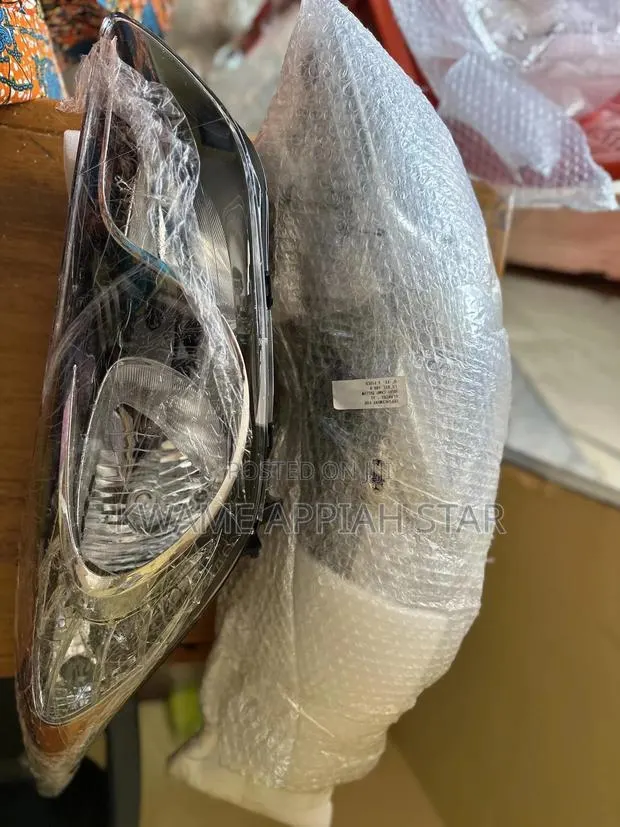 Elantra “2011,2012, 2013” Headlight Pair · Photo 1