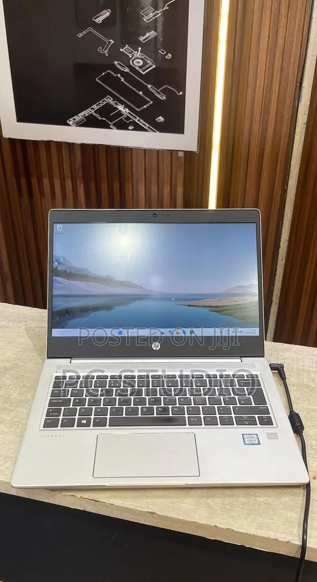 Laptop HP 430 G6 8GB Intel Core i5 HDD+SSD 256GB · Photo 1