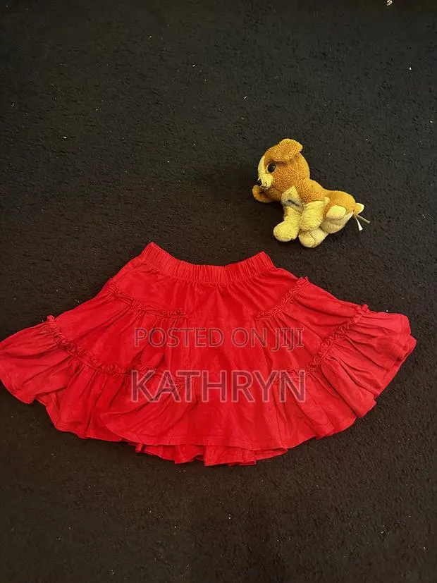 Asymmetric Skirt · Photo 1