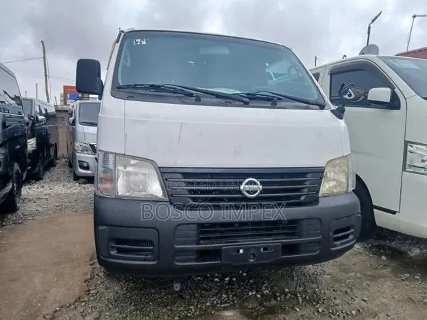 Nissan Caravan (Urvan) 2008 White · Photo 1