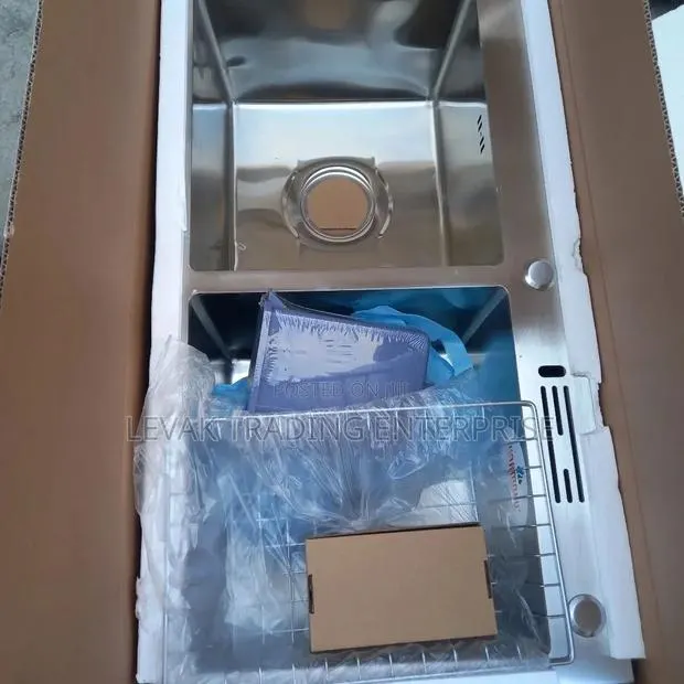 80cm X 50cm Double Sink - Armless Small Sink · Photo 1