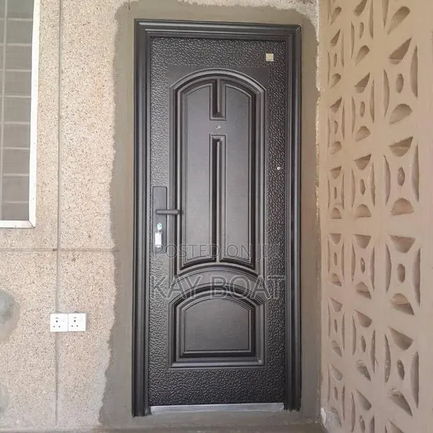 A Small Size Neatly Installed Single Door · Photo 1