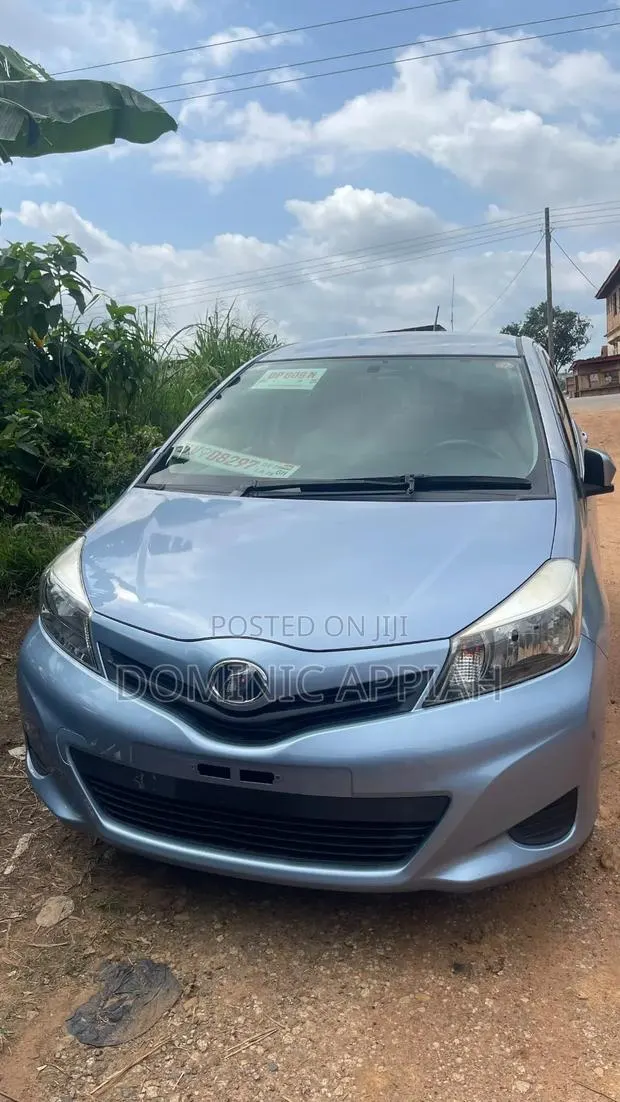Toyota Vitz 1.3 AWD 5dr 2014 · Photo 1