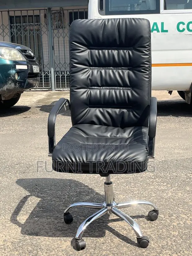 High-Back Executive Office Chair · Photo 1