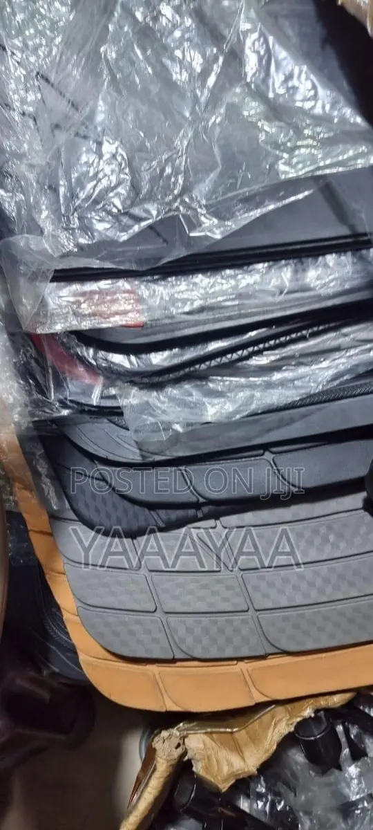 Universal Floor Mats for All Cars · Photo 1