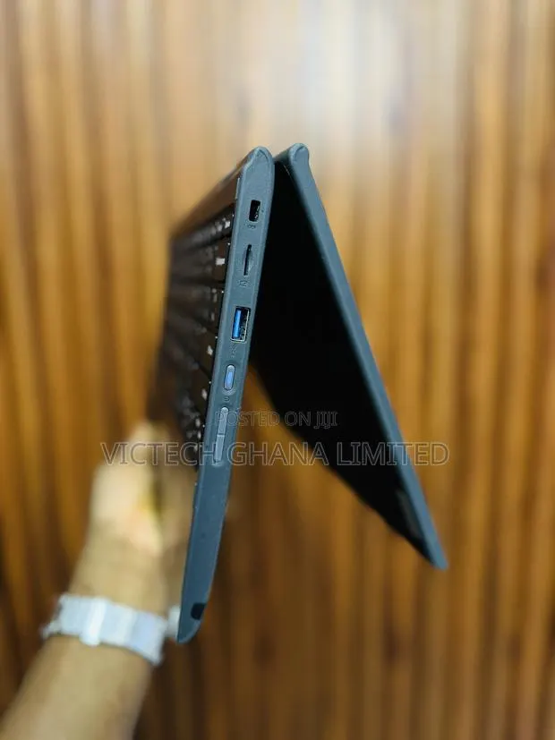 Laptop Lenovo 4GB Intel Celeron SSD 128GB · Photo 1