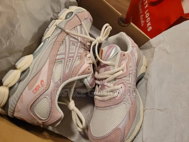 Ascis Sneakers ( Pinky Lady Size 39 ) · Photo 1