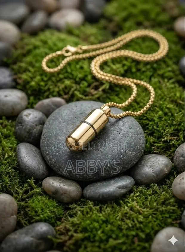 Unisex Bullet Pendant Necklace · Photo 1