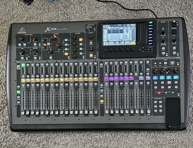 Behringer X32 Digital Mixer · Photo 1