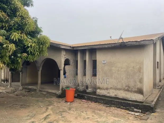 6bdrm House in Richmoni Estate, Kumasi Metropolitan for sale · Photo 1