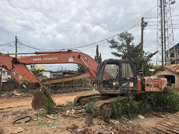 Scrap Tata Hitachi · Photo 1