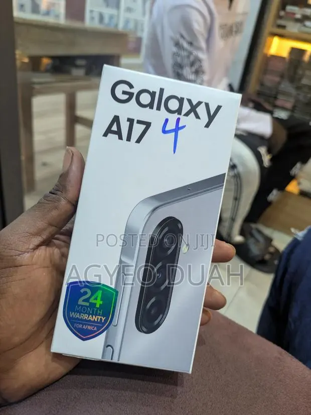 New Samsung Galaxy A17 128 GB Silver · Photo 1