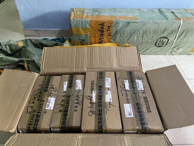 Hi Target V300 RTK Full Set Survey Instrument · Photo 4