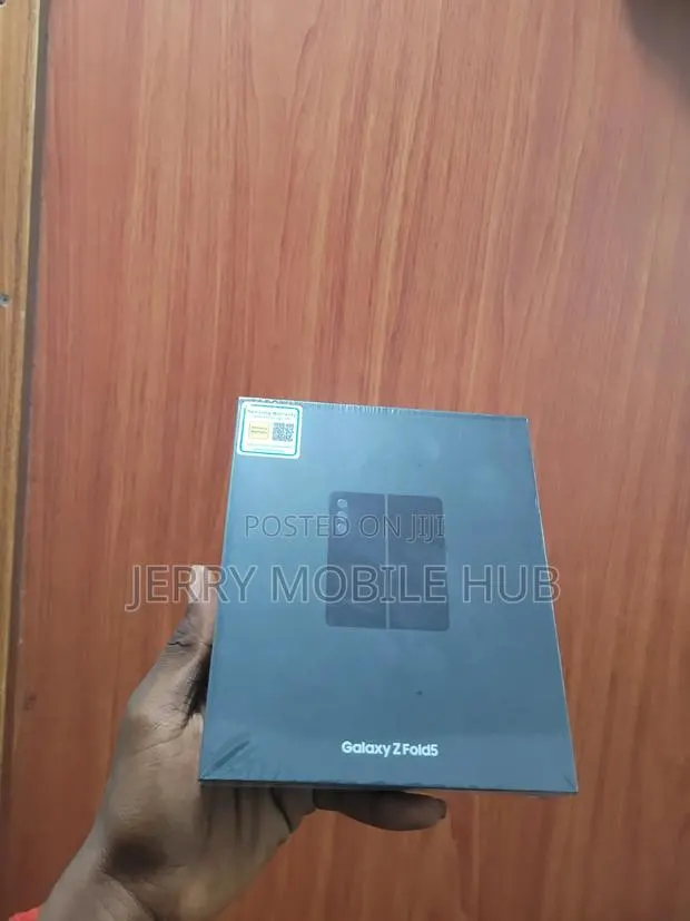 New Samsung Galaxy Z Fold 5 1 TB Black · Photo 1