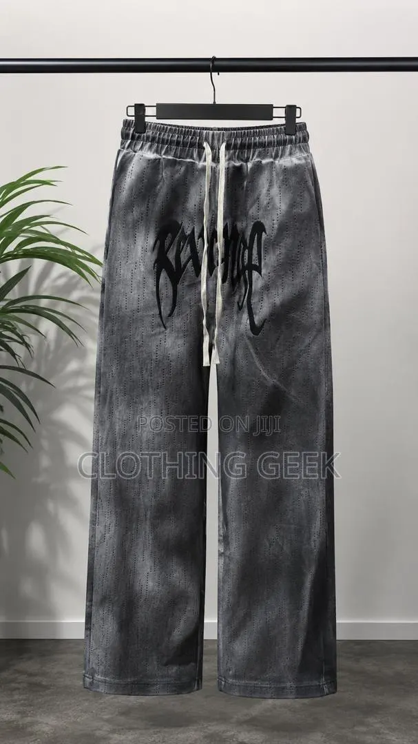 Sweatpants · Photo 1