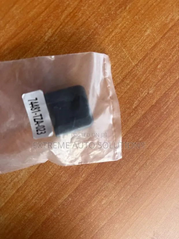 2022 Honda Civic Touring Sport Fuel Lid Door Striker Clip Genuine · Photo 1