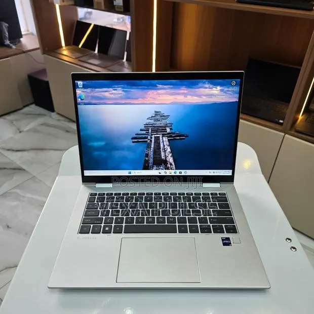 Laptop HP EliteBook x360 1040 G10 32GB Intel Core i7 SSD 1T · Photo 1