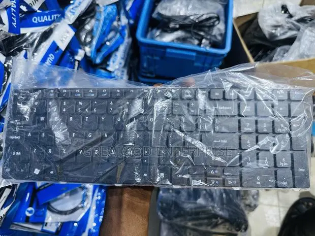 HP Pavilion 15-Bk / 15-Br Series Replacement Keyboard · Photo 2